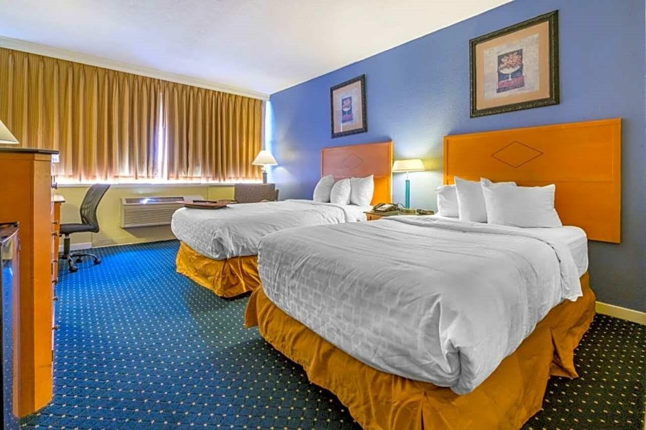 Hotel At - Hershey & Manheim Area 2*